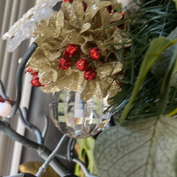 5inch ganz kissing ornament. Different styles - Picture 5 of 5